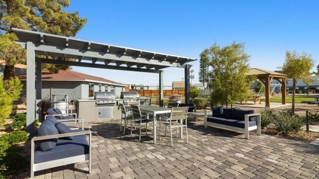 Building Photo - 6255 W Tropicana Ave