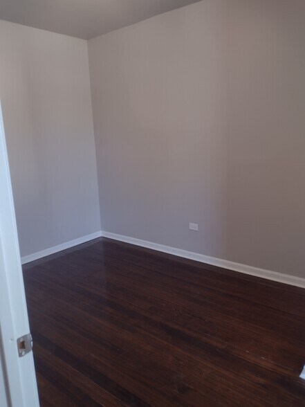 Building Photo - 48 W 21st St