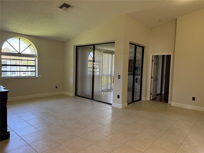 Building Photo - 5283 Europa Dr