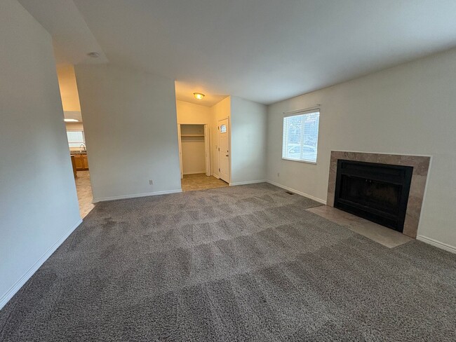 Building Photo - Amazing 1 Level Home in popular Southwest Location!