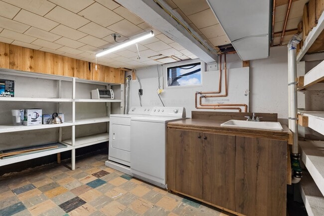 Building Photo - Charming Bungalow in Evergreen