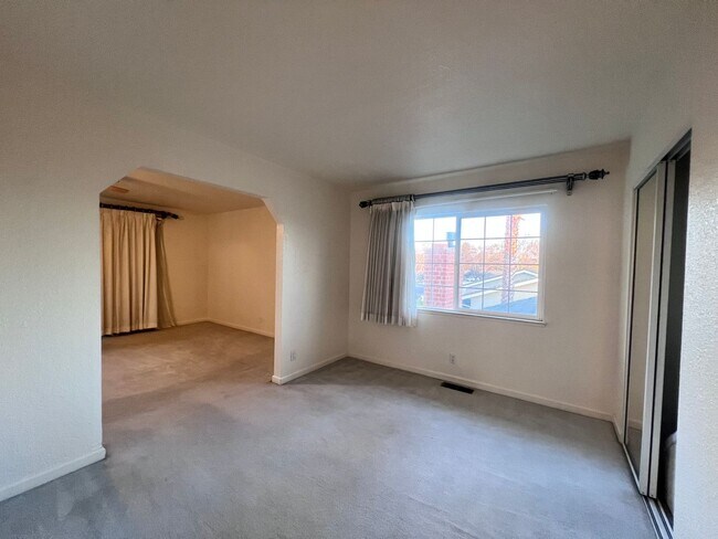 Building Photo - $500 OFF FIRST MONTH'S RENT!!!  BEAUTIFUL TWO LEVEL 3BD/3BA HOME AVAILABLE IN NEWARK, CA !!!!!!