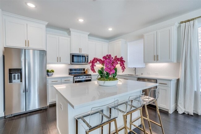 Building Photo - 429 Madison Ave