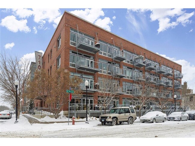 Building Photo - 710 N 4th St