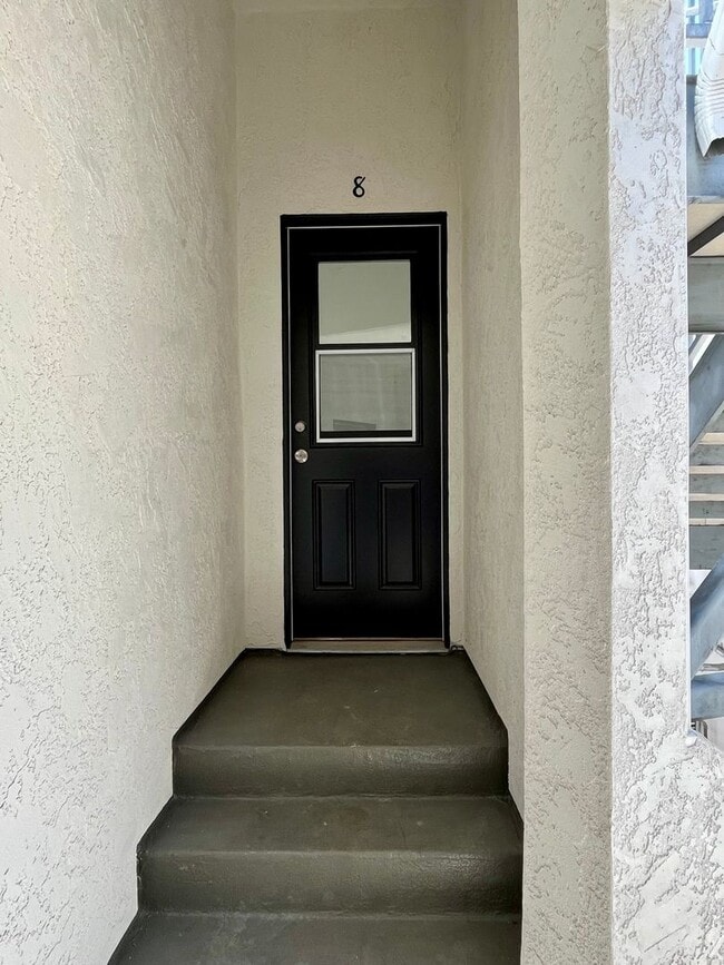 Building Photo - 1 Bedroom 1 Bath in Kensington