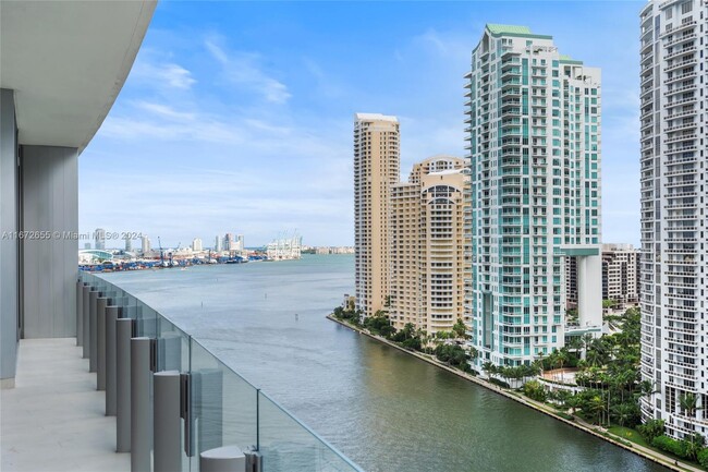 Building Photo - 300 Biscayne Blvd Way