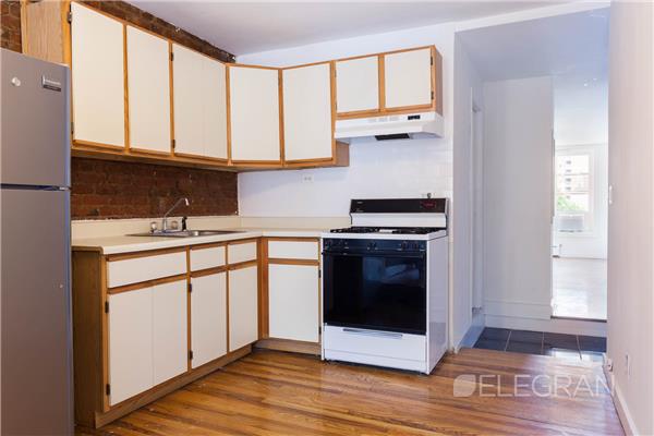 Building Photo - 312 5th Ave