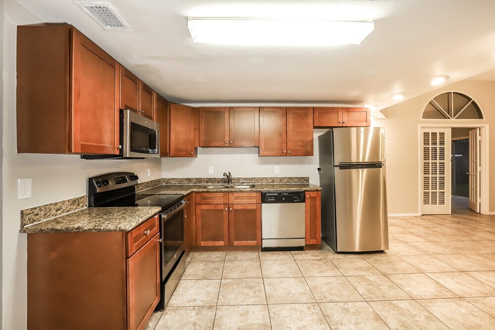 Building Photo - 3511 Breezewood Dr