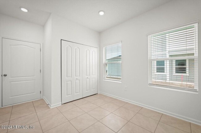 Building Photo - 38 Tidal Bch Ave