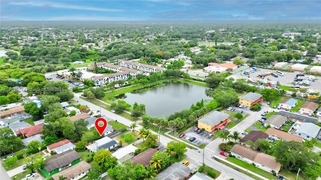 Building Photo - 6044 SW 37th St