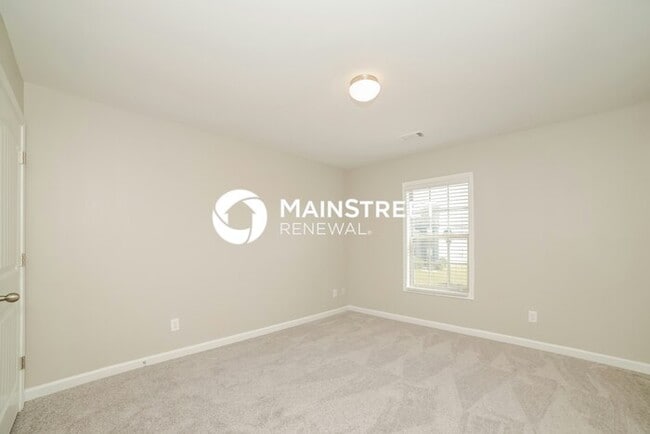 Building Photo - 4 Bedroom Pet-Friendly Home in Union City, GA with Main Street Renewal