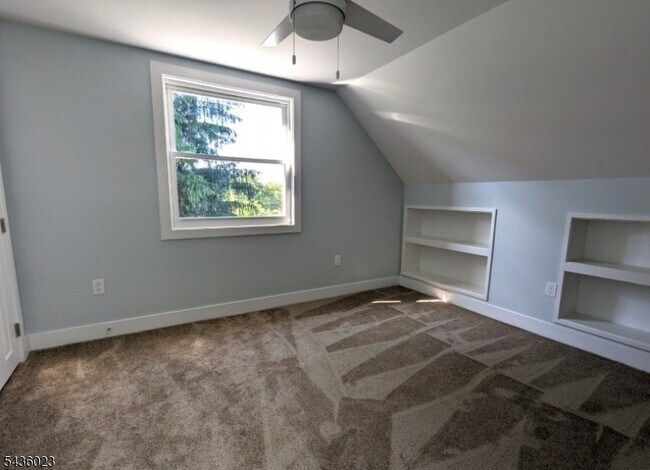 Building Photo - 439 Victory Ave