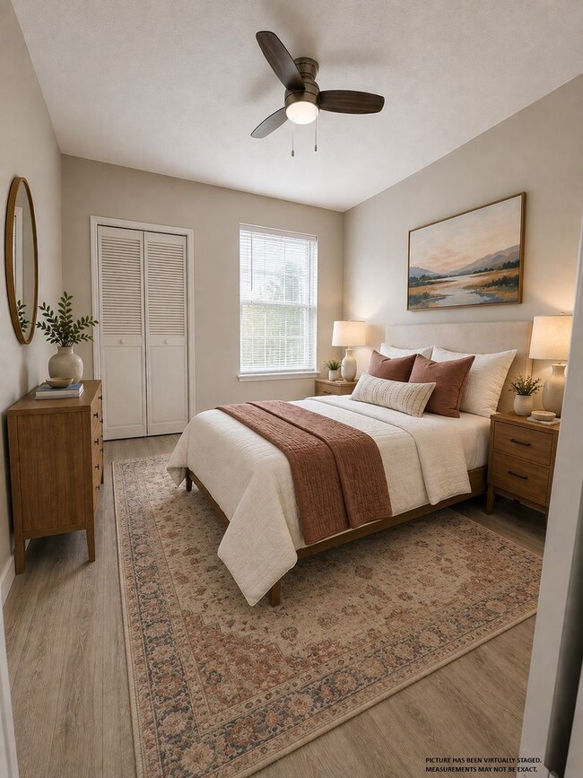 Building Photo - Beautifully Renovated 4 Bed / 2 Bath Condo in Visconti West Condominium- Water View
