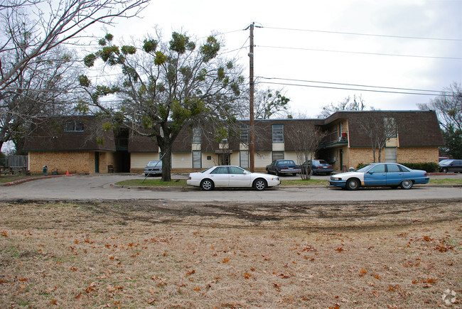 Building Photo - 3810 Cedar Lake Dr