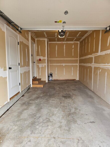 Building Photo - 2610 Gallery View Dr