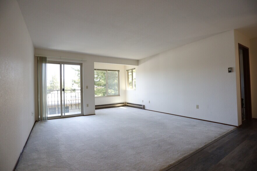 Building Photo - 314 N 134th St