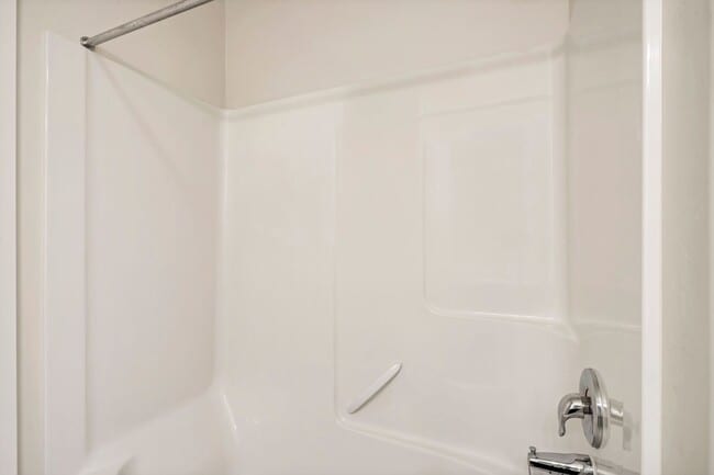 Building Photo - Gorgeous Three Bedroom Townhome; Herriman//