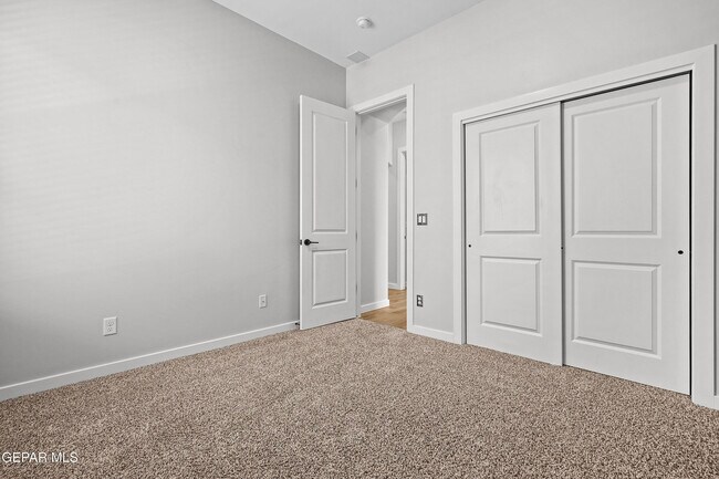 Building Photo - 13992 Margaret Ponce Ave