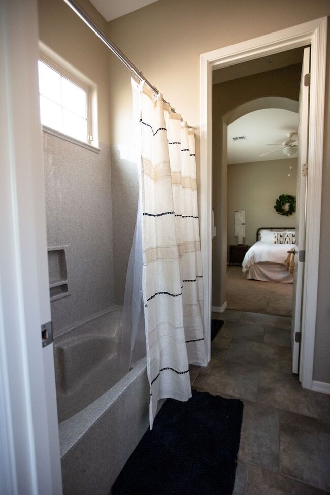 Building Photo - FURNISHED 3 BEDROOM IN CHANDLER!!