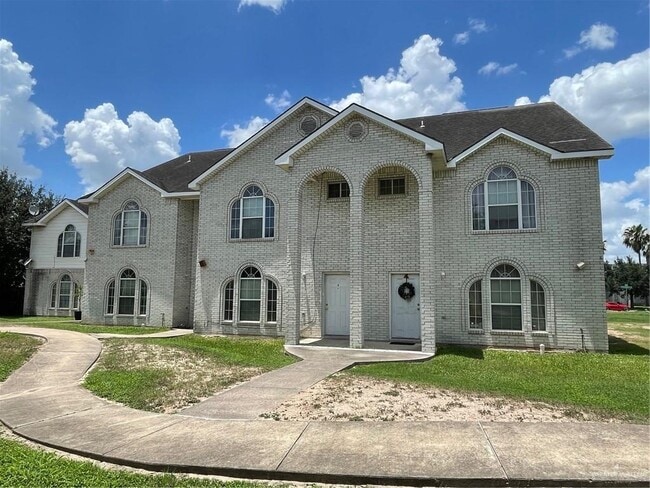 Primary Photo - 2500 W Maple Ave
