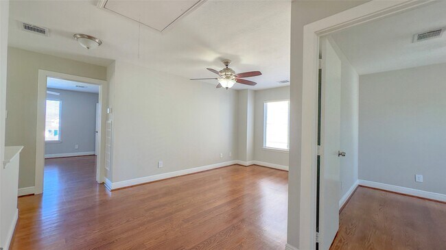 Building Photo - 9923 Farrell Dr