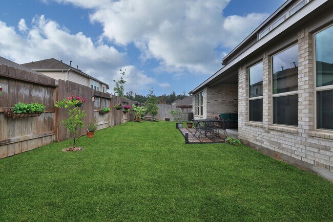 Building Photo - 18323 Tiger Flowers Dr