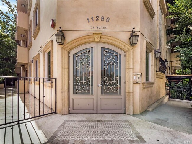 Building Photo - 11280 La Maida St