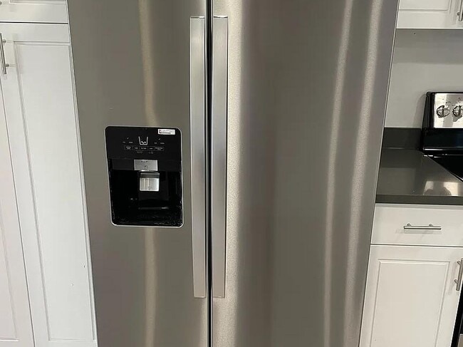 Building Photo - 116 Evelyn Cir