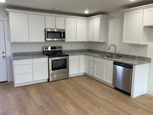 Building Photo - 1210 Nedra Dr