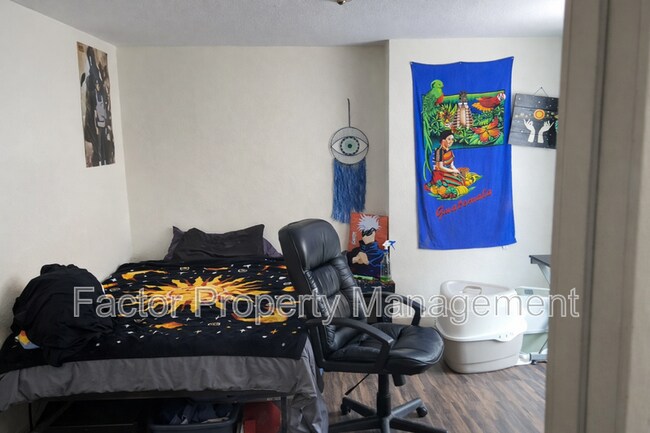 Building Photo - 103 Locust St