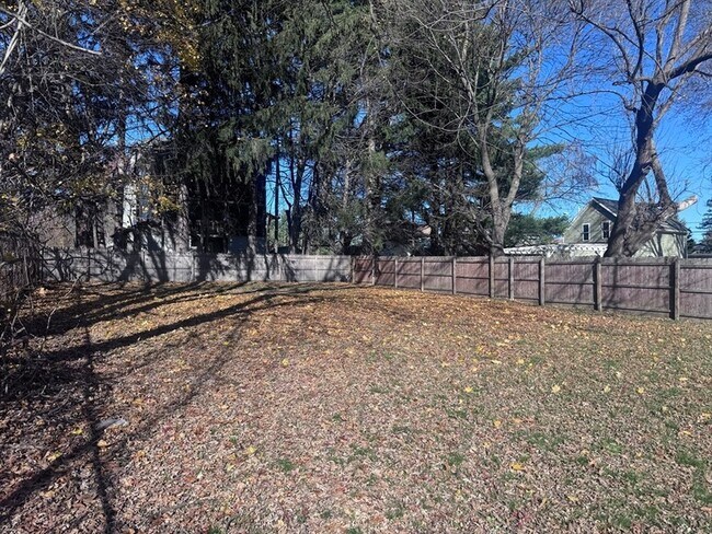 Building Photo - 116-118 Lawrence Street Unit 2