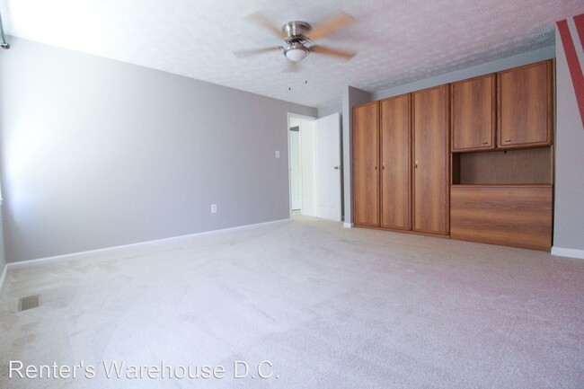 Building Photo - 5 br, 3.5 bath House - 13705 Hobart Dr