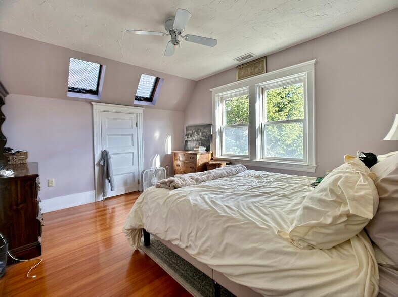 Building Photo - 362 Arborway