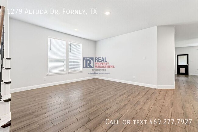 Building Photo - 1279 Altuda Dr