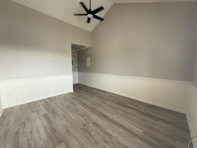 Building Photo - 3800 Memorial Blvd