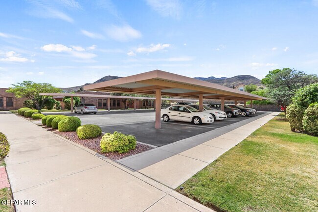 Building Photo - 7465 Stoney Hill Dr