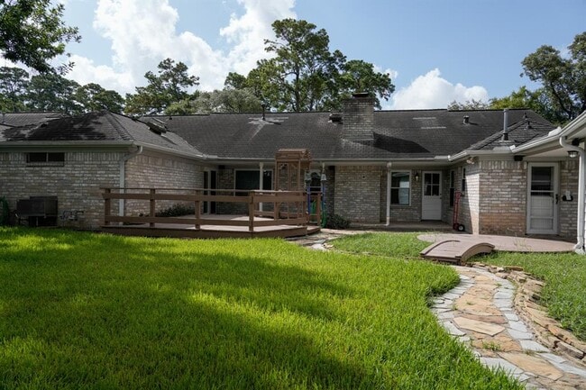 Building Photo - 5814 Old Lodge Dr