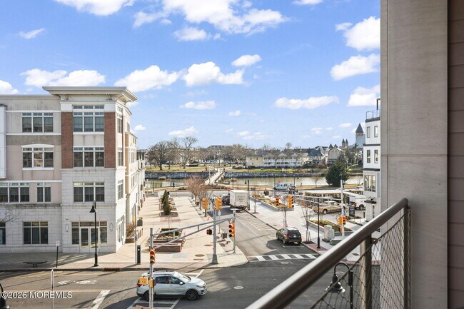 Building Photo - 601 Heck St