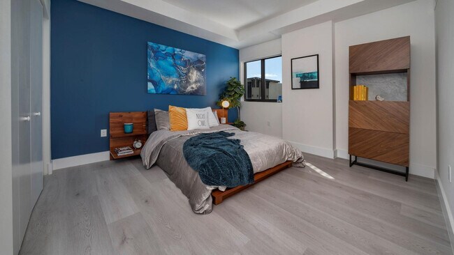 Building Photo - 425-475 E Atlantic Blvd