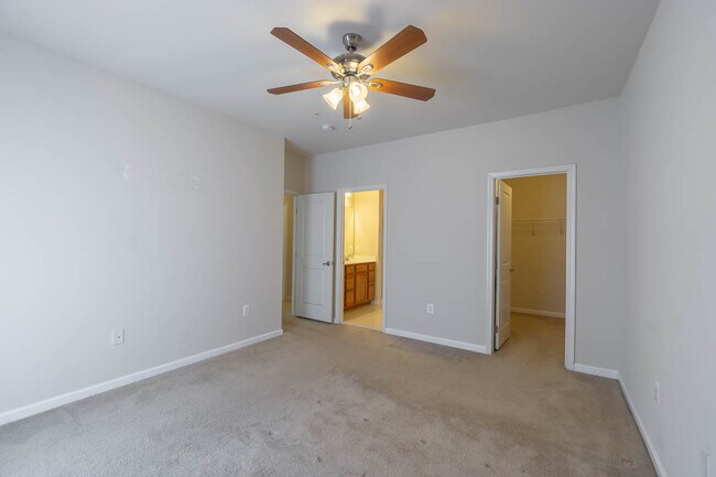 Building Photo - 2504 Hurston Ln NE