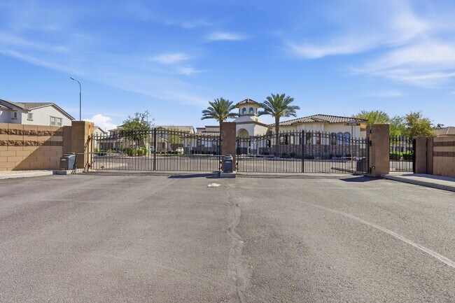 Building Photo - 1521 S Senate St