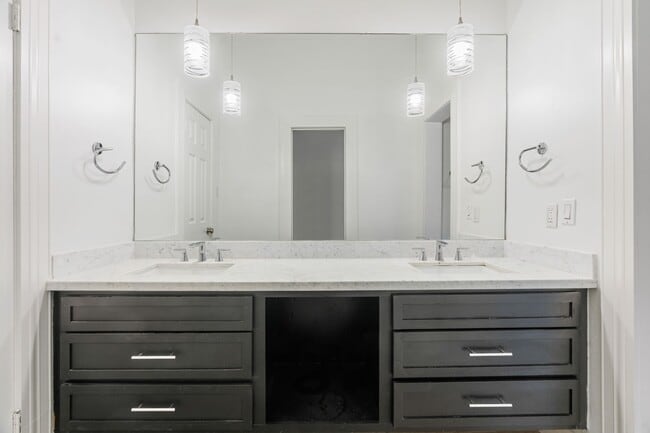 Building Photo - 5602 San Felipe St