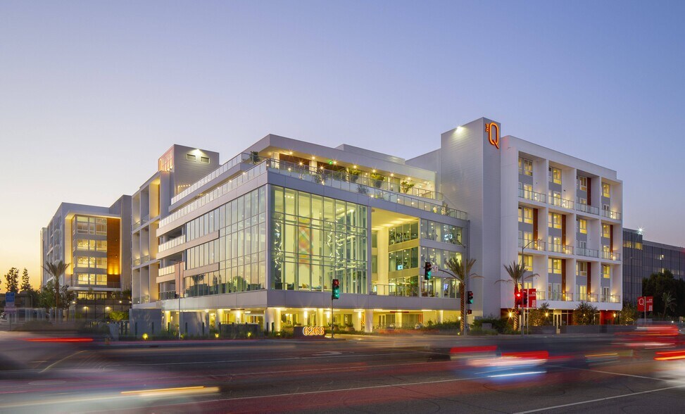 Building Photo - The Q Topanga