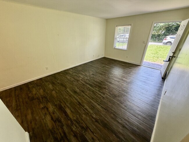 Building Photo - 326 West Ave