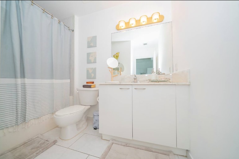 Building Photo - 133 NE 2nd Ave