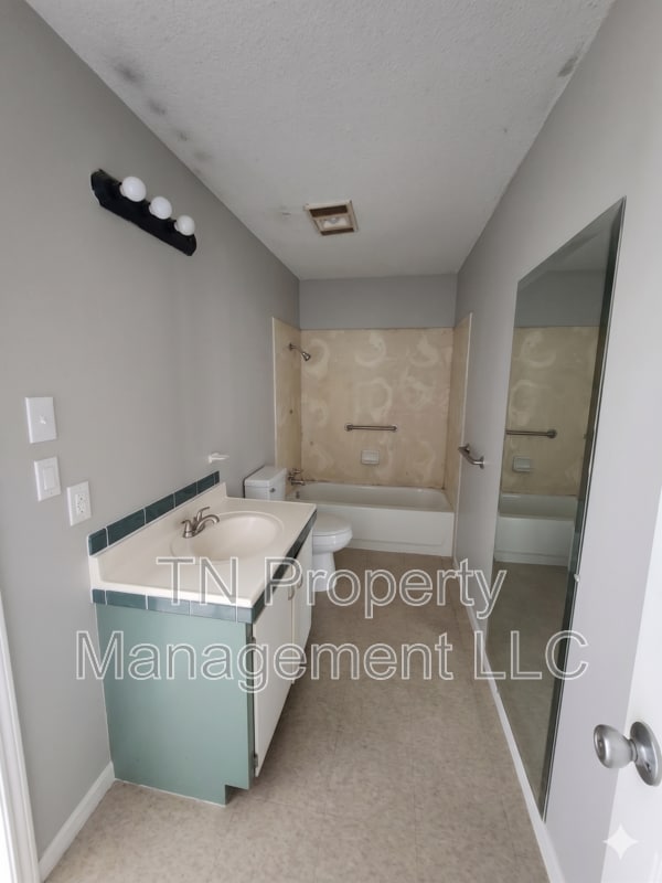 Building Photo - 200 Rue Basin