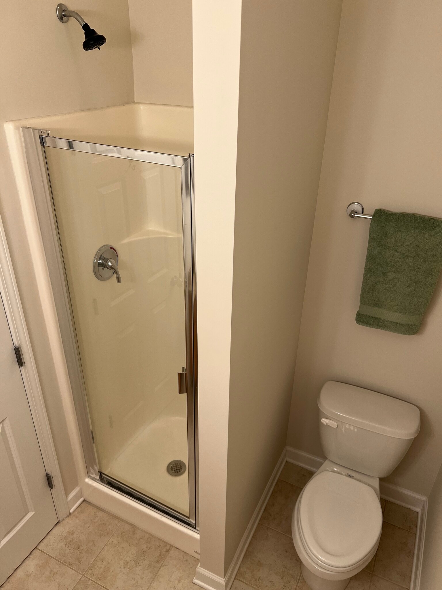 Second Bedroom Bathroom - 981 B Hackler Street