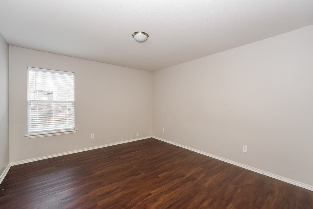 Building Photo - 1708 Diamond Lake Trail
