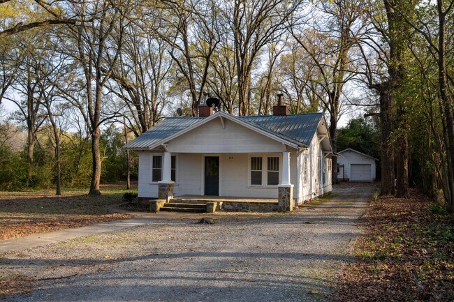 Building Photo - 512 E Main St