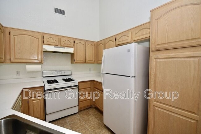 Building Photo - 3320 S Fort Apache Rd
